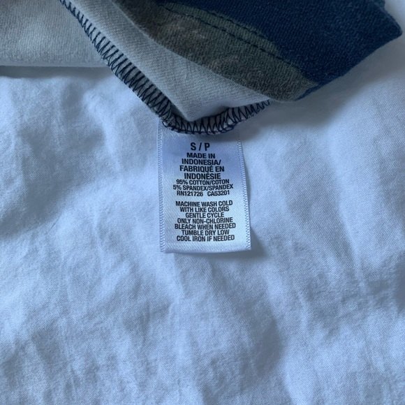 Aeropostale Navy Blue Pink Floral Summer Crop Top Small Cotton Blend - Picture 3 of 3